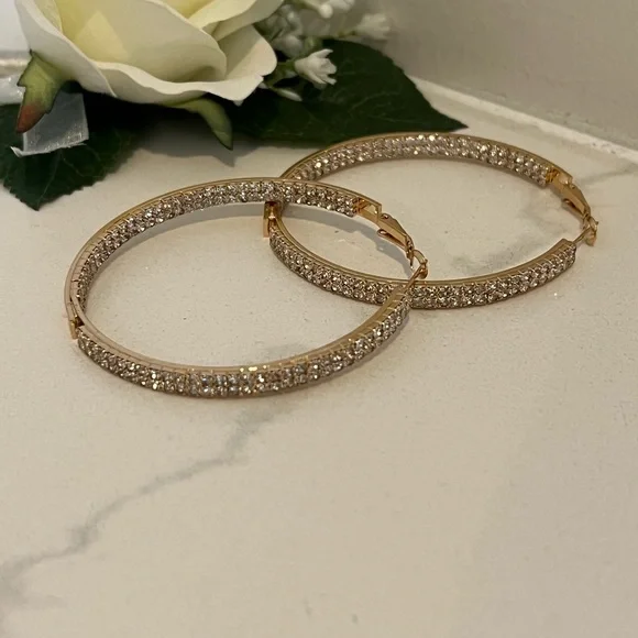 Gold Earrings - Picture 5 of 9